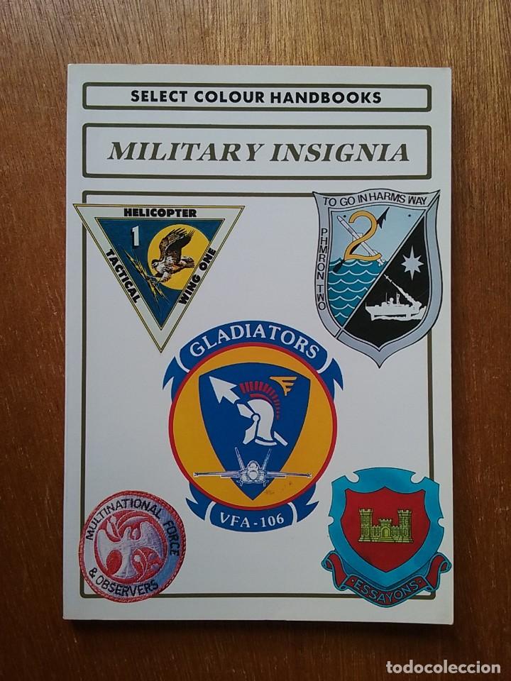 Military Antiques: MILITARY INSIGNIA, SELECT COLOUR HANDBOOKS, SELECTA, DEREK AVERY, 1995, INSIGNIAS MILITARES