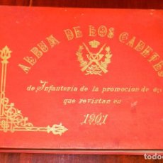 Militaria: ALBUM DE LOS CADETES DE INFANTERIA DE LA PROMOCION DE 1871 QUE REVISTAN EN 1901, EXCEPCIONAL, CON FO. Lote 315991348