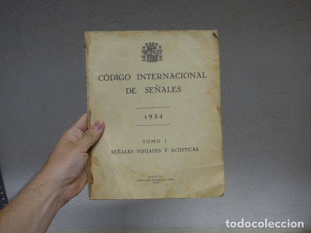 Military Antiques: Antiguo codigo internacional de se&ntilde;ales republicano de 1934, catalogo de banderas de barco.