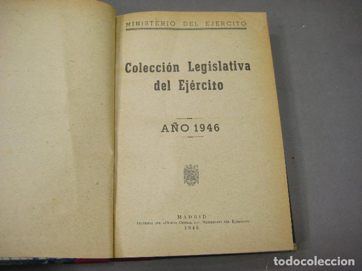 Militaria: COLECCI&Oacute;N LEGISLATIVA DEL EJ&Eacute;RCITO 194. DISTINTIVOS. UNIFORMIDAD DIPLOMADOS. CUERPO JUR&Iacute;DICO