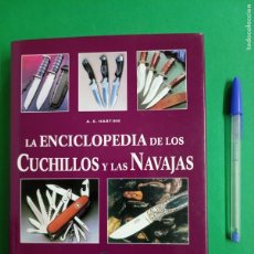 Militaria: ANTIGUO LIBRO LA ENCICLOPEDIA DE LOS CUCHILLOS Y LAS NAVAJAS. MADRID 2003.