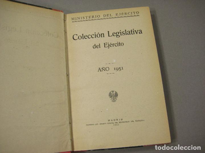 Militaria: TOMO DE LA COLECCI&Oacute;N LEGISLATIVA DEL EJ&Eacute;RCITO. 1951. L&Aacute;MINAS UNIFORMIDAD DE VERANO GENERALES