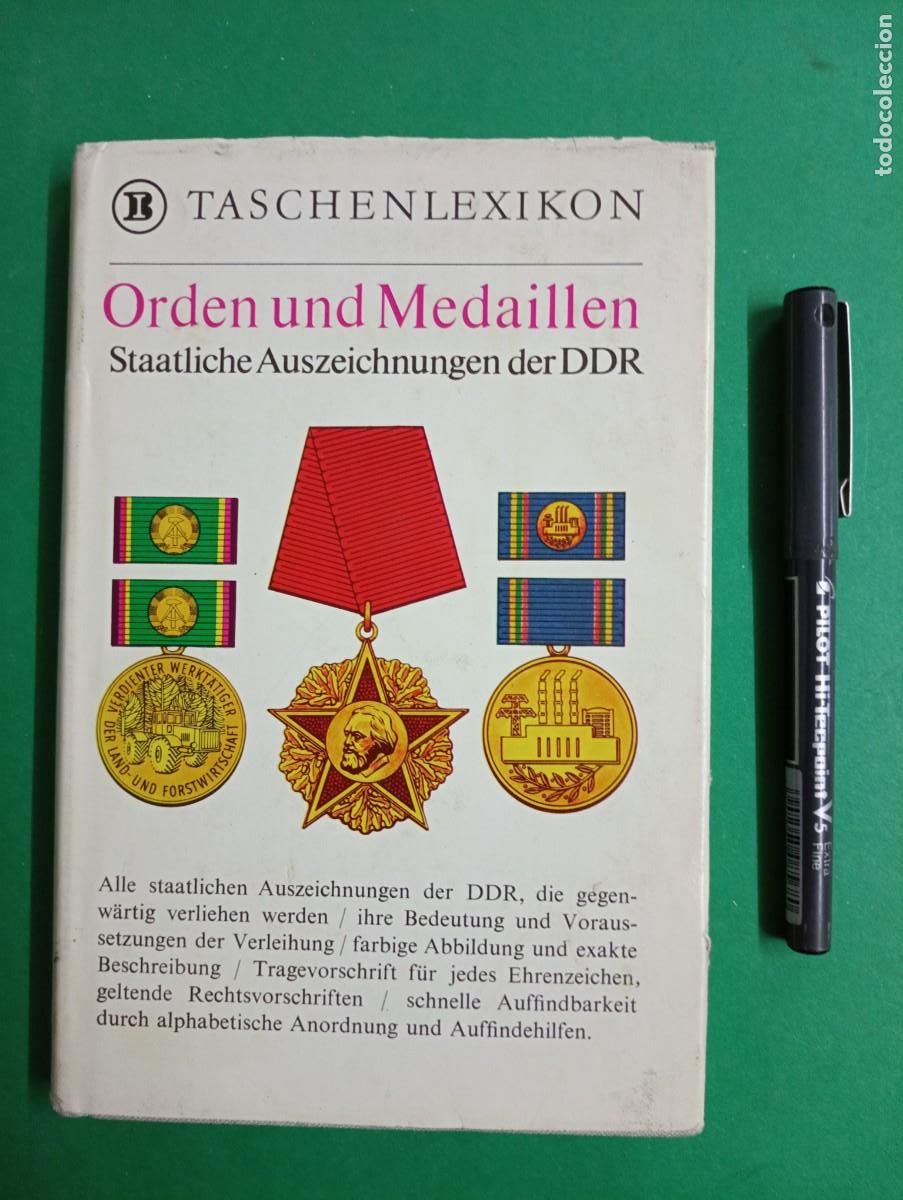 Militaria: Antiguo libro Cat&aacute;logo Ordenes y Medallas de la RDA. Alemania comunista.