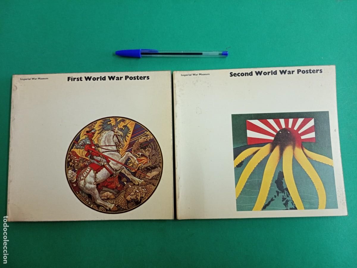 Militaria: Lote de 2 antiguos libros First y Second World War Posters. Posters I y II Guerra Mundial.