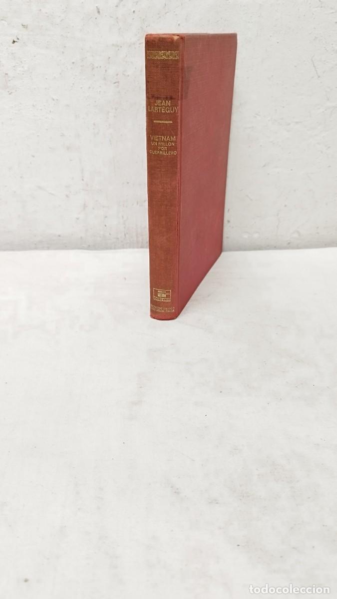 Militaria: Antiguo libro,Vietnam un mill&oacute;n por guerrillero