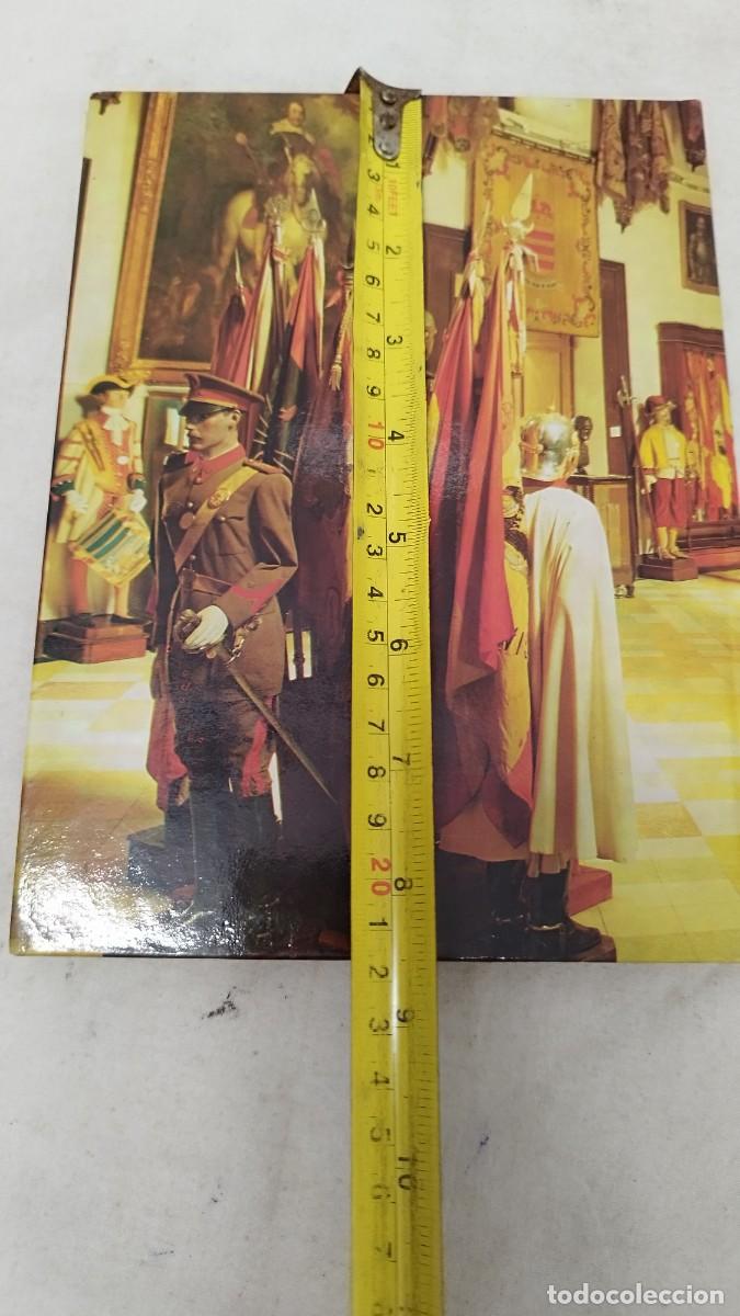 Militaria: Antiguo libro guia del museo de ejercito - Foto 9