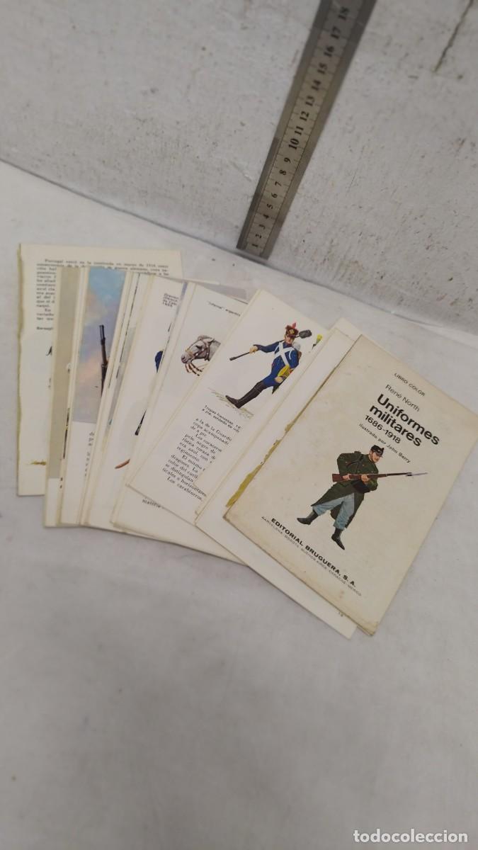 Militaria: Antiguo libro militar,uniformes militares 1686/1918.Rene North/John Berry.Tal cual las fotos.