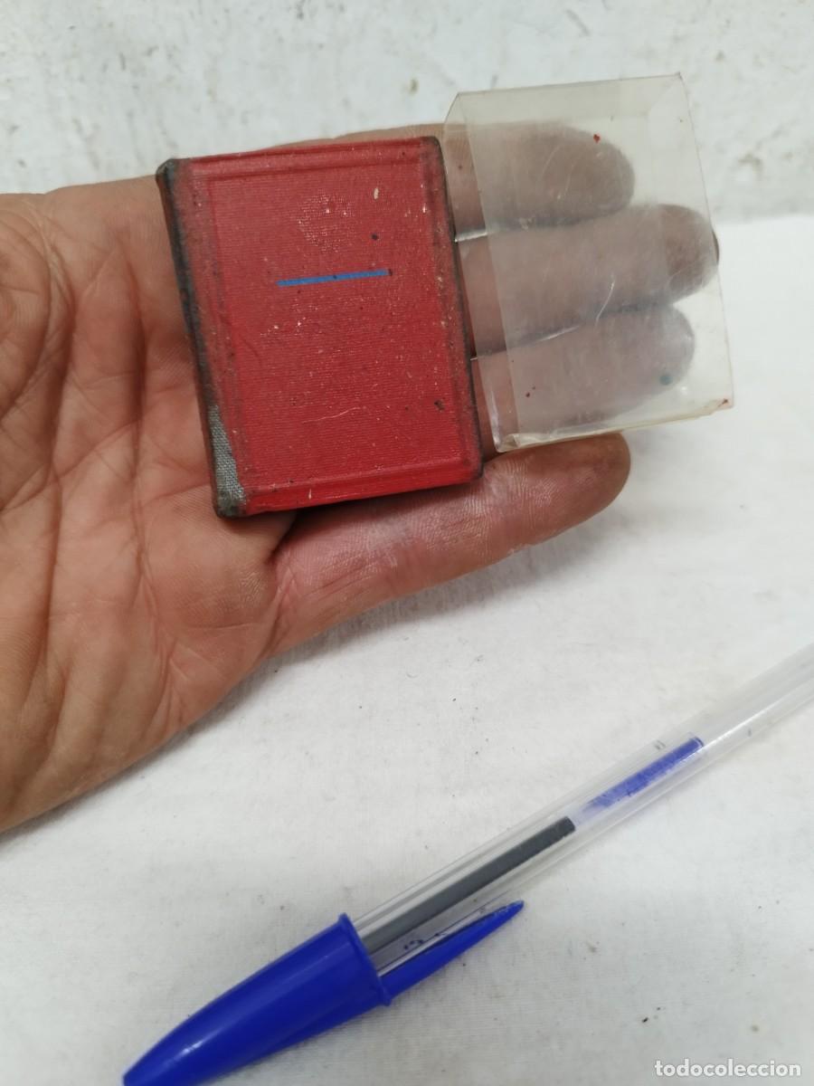 Militaria: Antigua miniatura de libro,catalogo de medallas h&uacute;ngaro, Hungr&iacute;a comunista,a&ntilde;o 1985