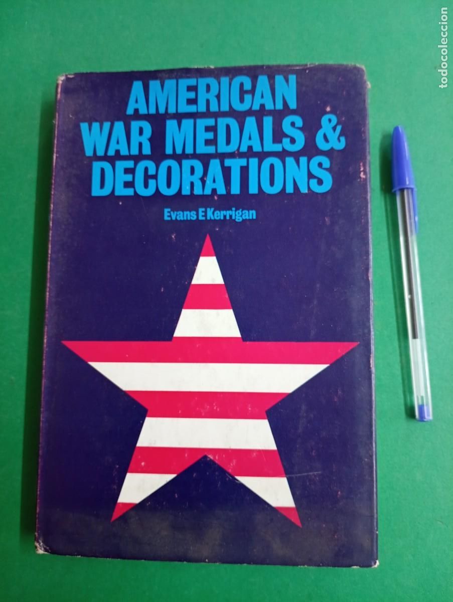 Militaria: Antiguo libro Cat&aacute;logo de medallas de guerra americanas. USA.