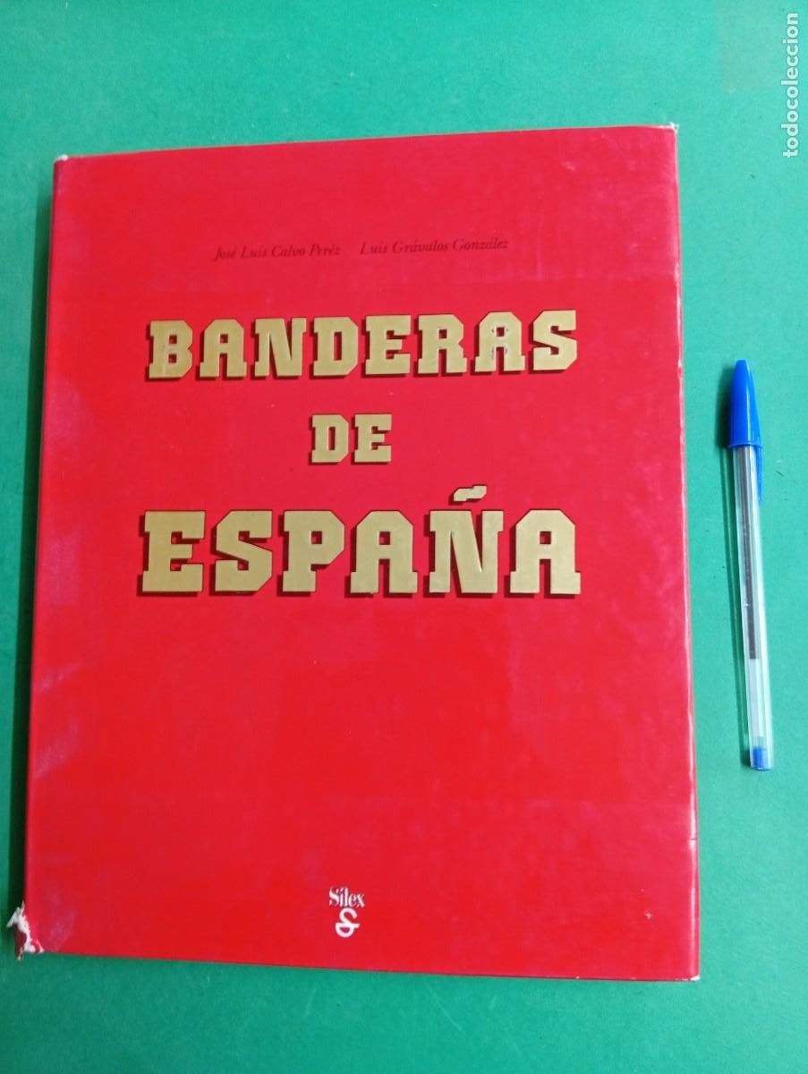 Militaria: Antiguo libro Banderas de Espa&ntilde;a. Espa&ntilde;a 1983.