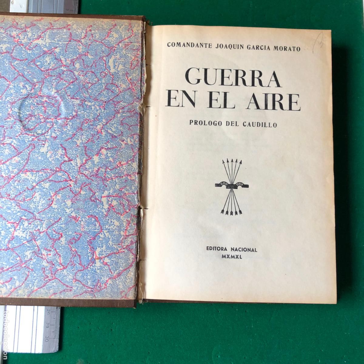 Militaria: GUERRA EN EL AIRE, 210 pp. 1940, PLENA PIEL TROQUELADA ORIGINAL