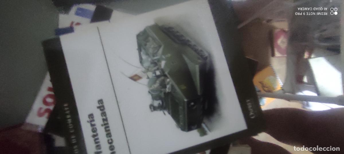 Militaria: CARROS DE COMBATE - INFANTERIA MECANIZADA. OSPREY PUBLISHING. - BRYAN PERRET.