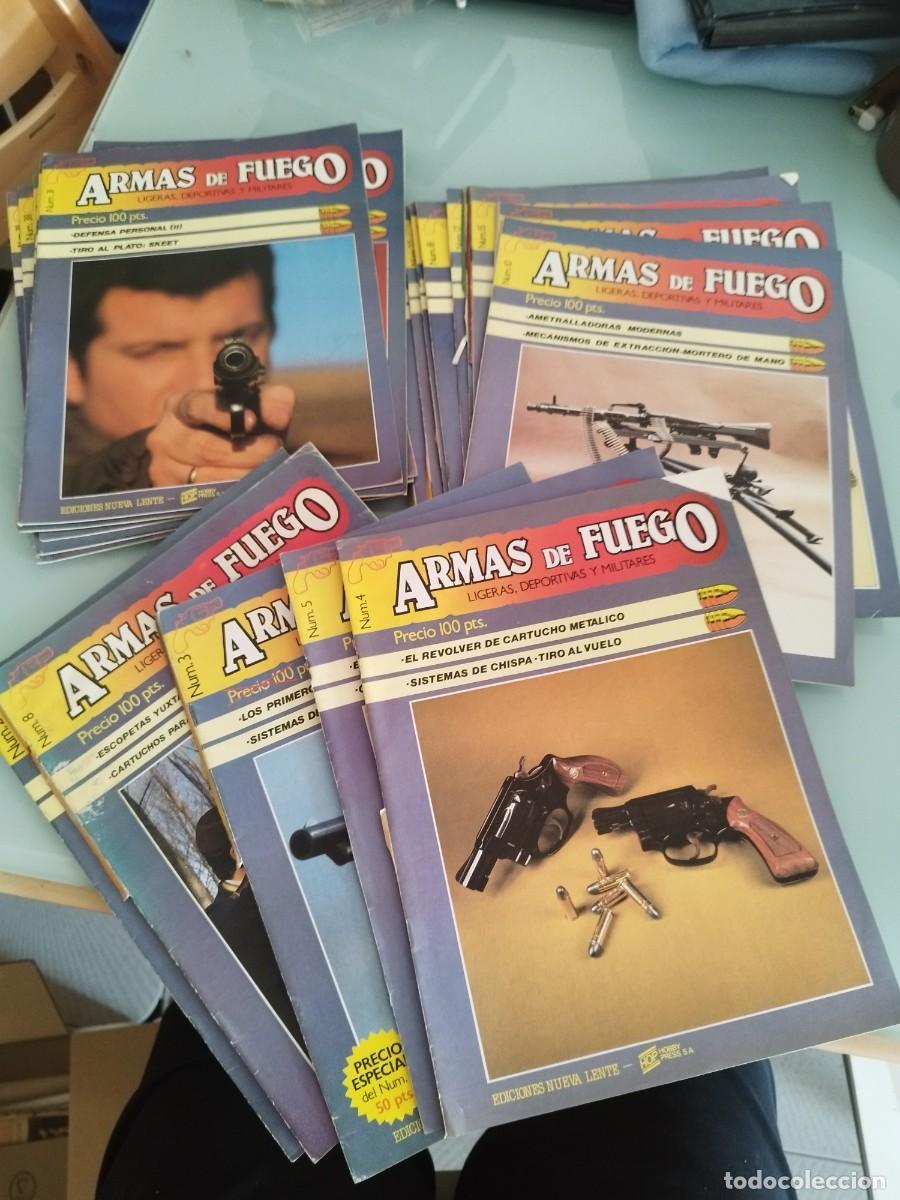 Militaria: Colecci&oacute;n de 24 fasc&iacute;culos de la colecci&oacute;n Armas de Fuego. Algunos con la contraportada recortada.