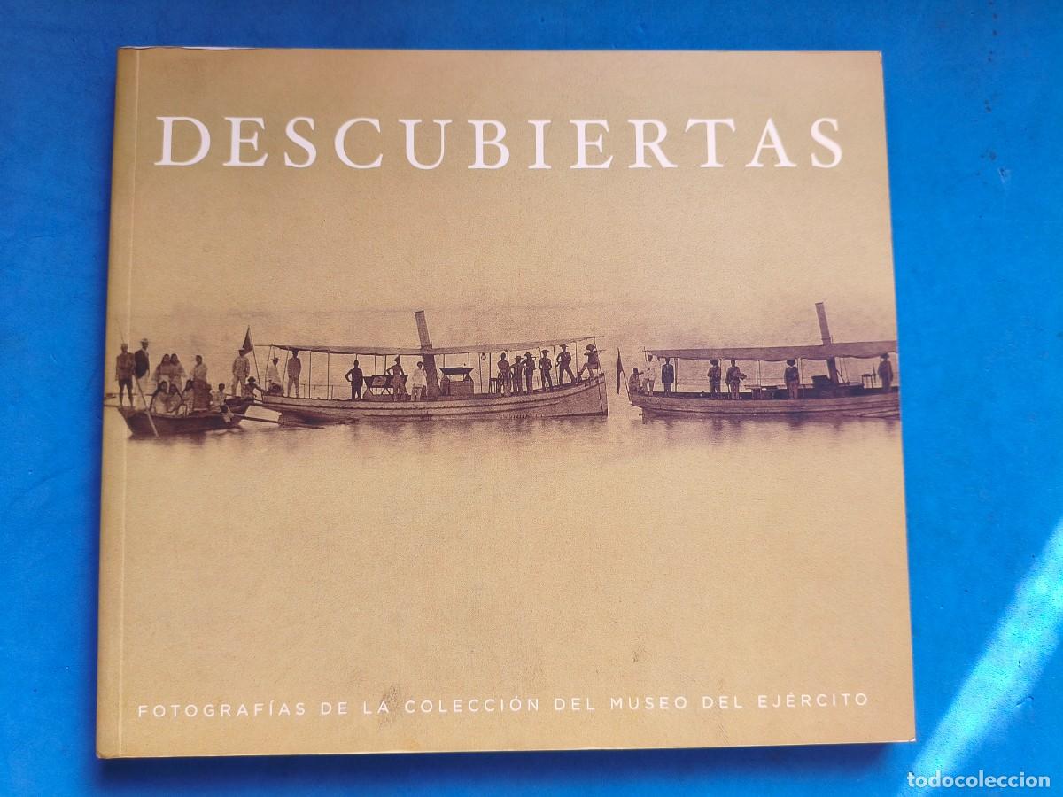 Militaria: Descubiertas. Fotograf&iacute;as de la Colecci&oacute;n del Museo del Ej&eacute;rcito. 2003.