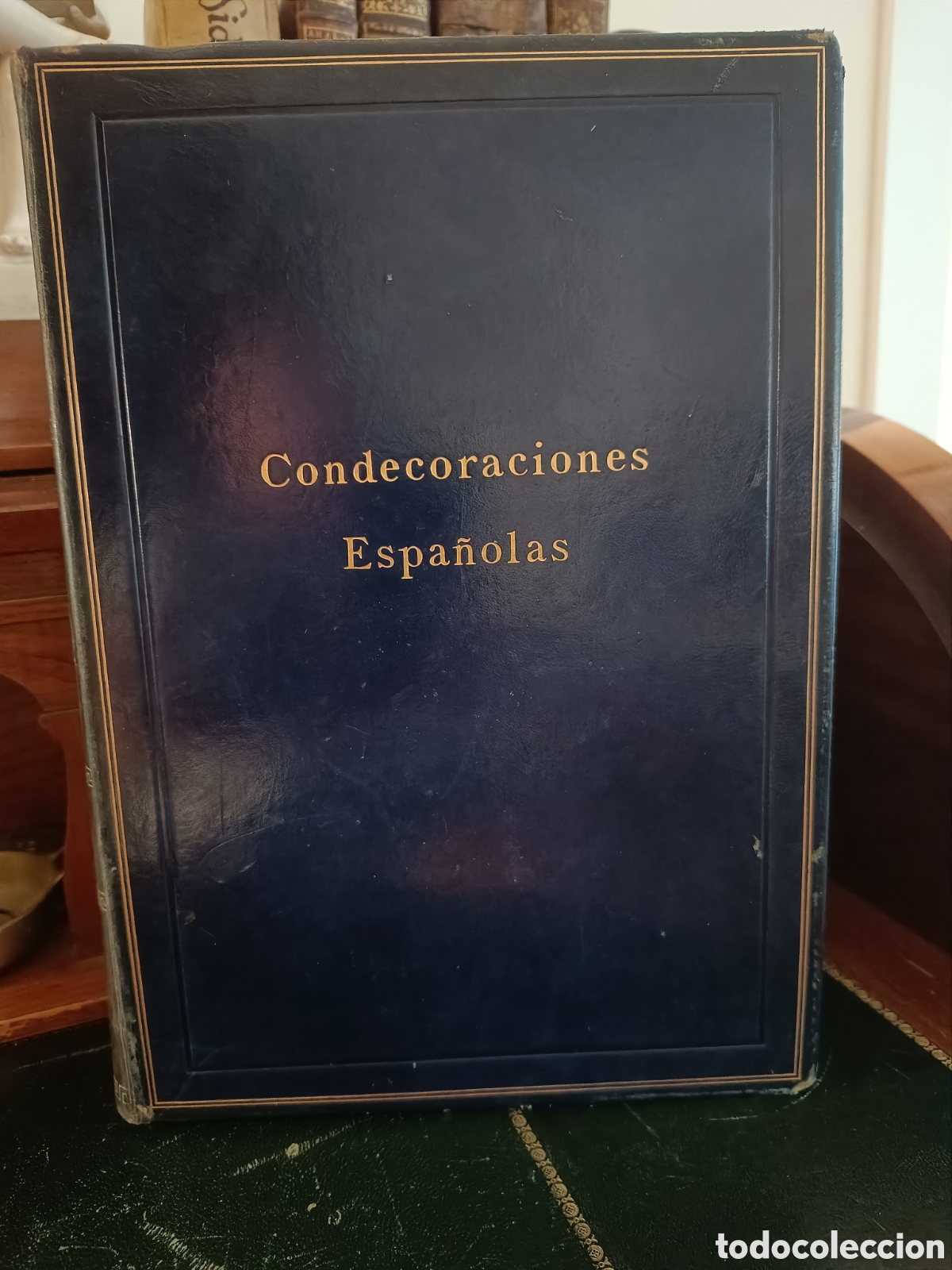 Militaria: CONDECORACIONES ESPA&Ntilde;OLAS. &Oacute;RDENES, CRUCES Y MEDALLAS. FERNANDEZ DE LA PUENTE, 1953. PIEL EDITORIAL