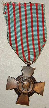 Militaria: Cruz de combatiente. - Foto 1
