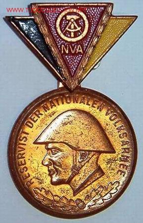 Militaria: Medalla de servicios en el ej&eacute;rcito. - Foto 1