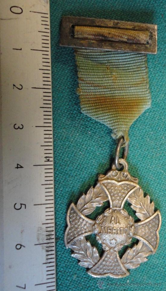 Militaria: Medalla al m&eacute;rito - Foto 1