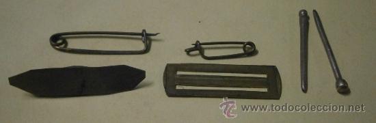 Militaria: Varios complementos de medallas espa&ntilde;olas - Foto 1