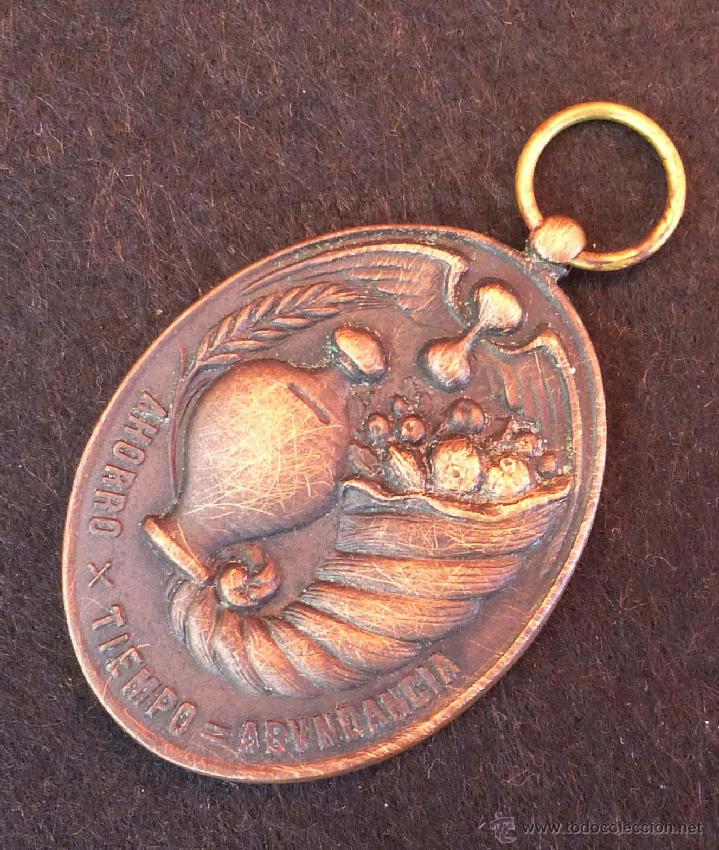 Militaria: MERITO EN EL AHORRO - Foto 1