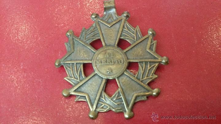 Militaria: Cruz al M&eacute;rito - Foto 1