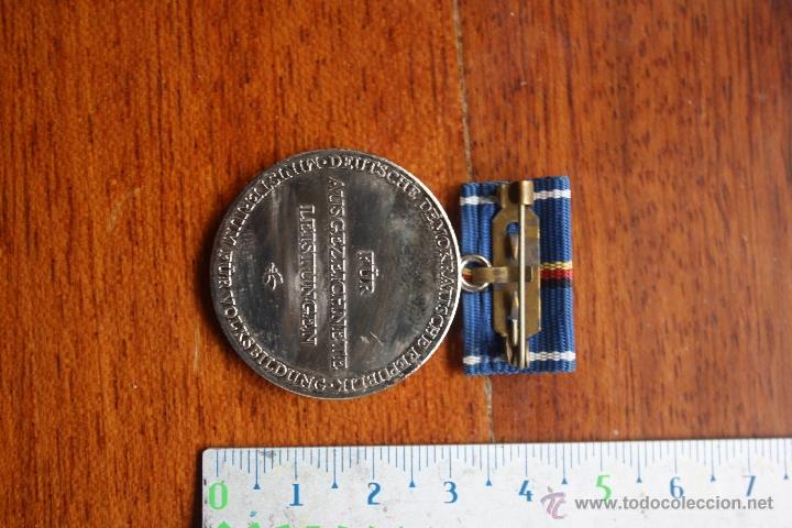 Militaria: Medalla de la RDA,  German Gotthold Ephraim lessing - Foto 2