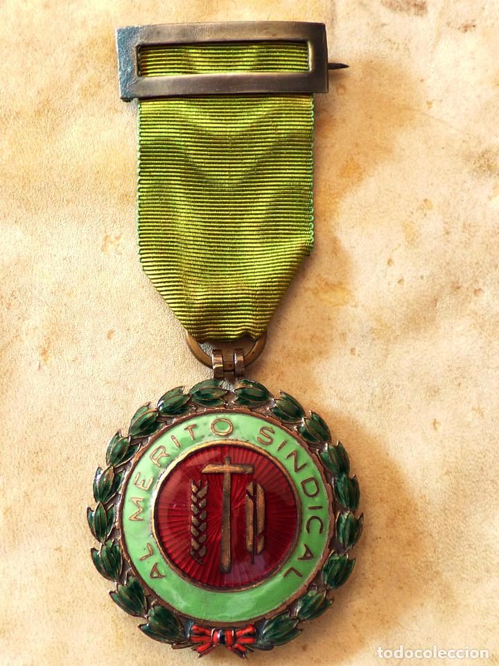 Militaria: MEDALLA AL M&Eacute;RITO SINDICAL. &Eacute;POCA FRANCO