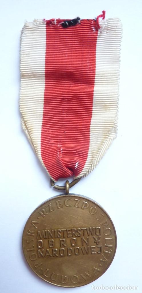 Militaria: Polonia: Medalla al Mérito en la Defensa Nacional. Categoría de oro. - Foto 2 - 138666878