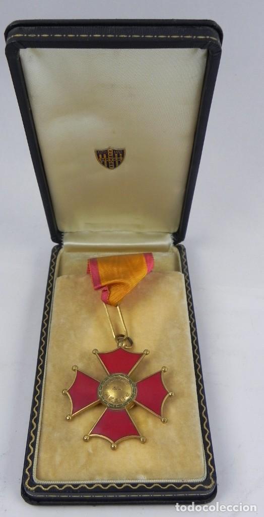 VENERA DE ORO 18 QUILATES, CRUZ DE LAS FUERZAS TERRESTRES VENEZOLANOS, ES LA CONDECORACION MAS IMPOR (Militar - Medallas Internacionales Originales)