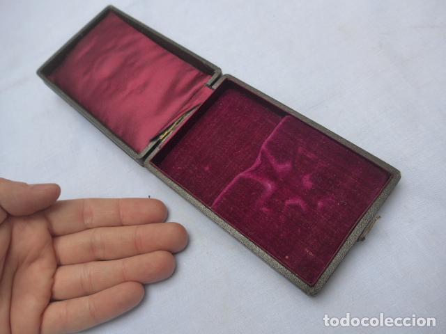 Militaria: MUY ANTIGUO ESTUCHE MEDALLA EPOCA ISABEL II - CAJA