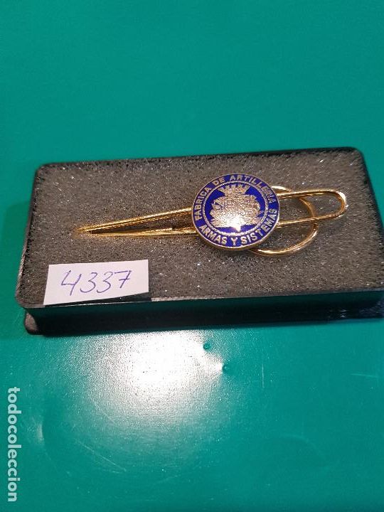 Militaria: PASADOR DE CORBATA FABRICA DE ARTILLERIA, ARMAS Y SISTEMAS
