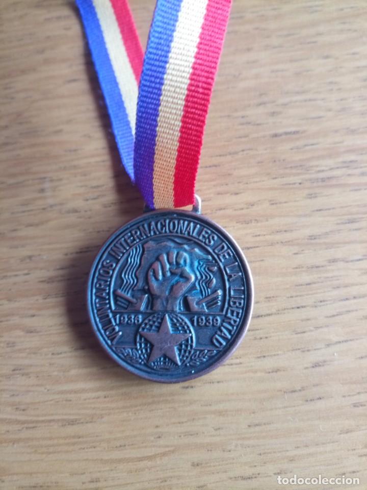 Militaria: Medalla republica repro - Foto 2