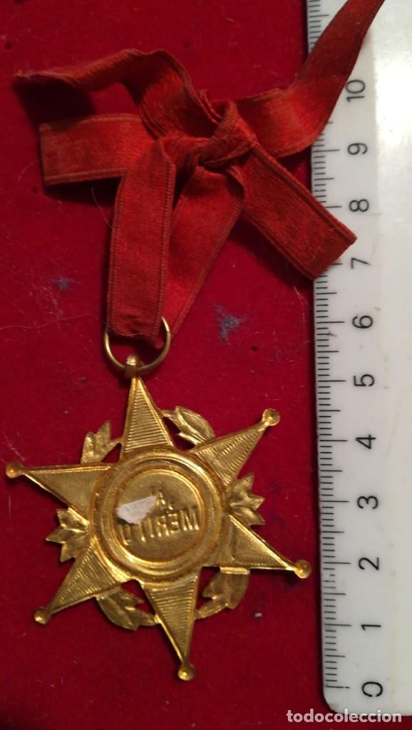 Militaria: MEDALLA AL MERITO - Foto 2