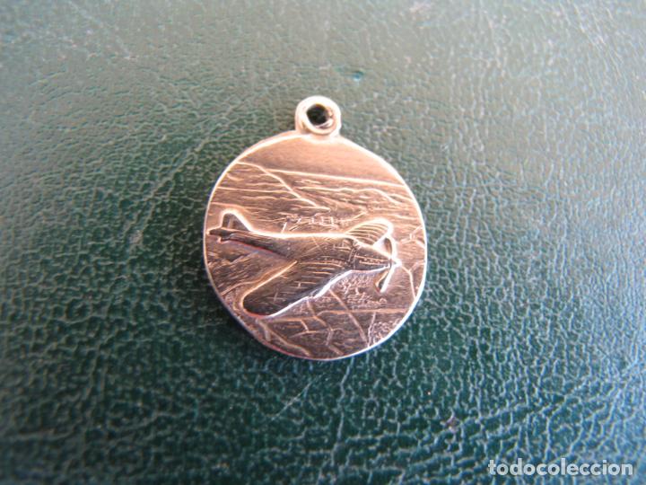 Militaria: 2- Medalla Virgen de Loreto. Patrona Aviadores