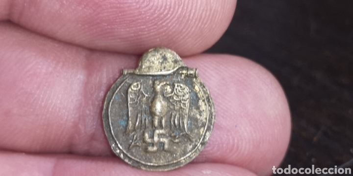 Militaria: Miniatura de la campa&ntilde;a de Rusia Divisi&oacute;n Azul le falta la argolla