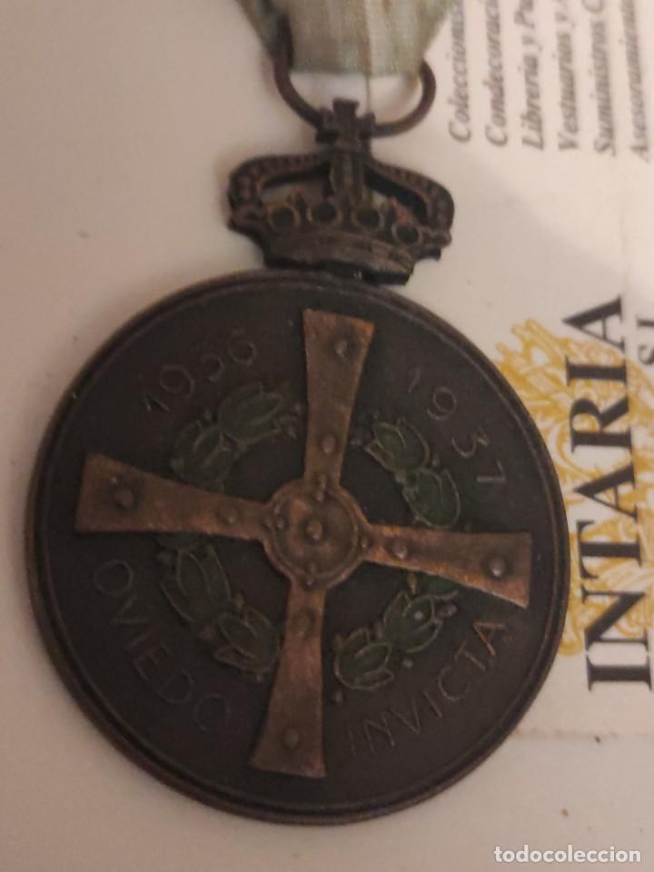 Militaria: Medalla de defensor de Oviedo - Foto 1
