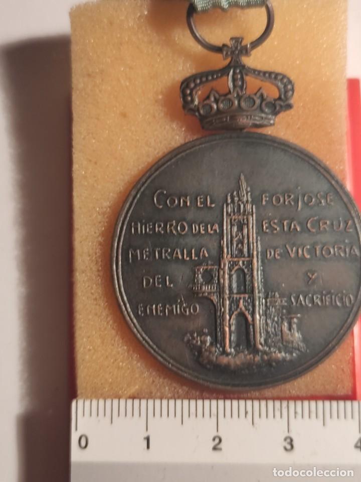 Militaria: Medalla de defensor de Oviedo - Foto 5