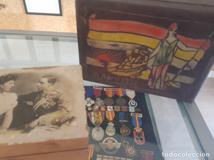 LOTE DE DOS CAJAS DE EPOCA REPUBLICA Y EPOCA ALFONSINA (Militar - Medallas Españolas Originales )