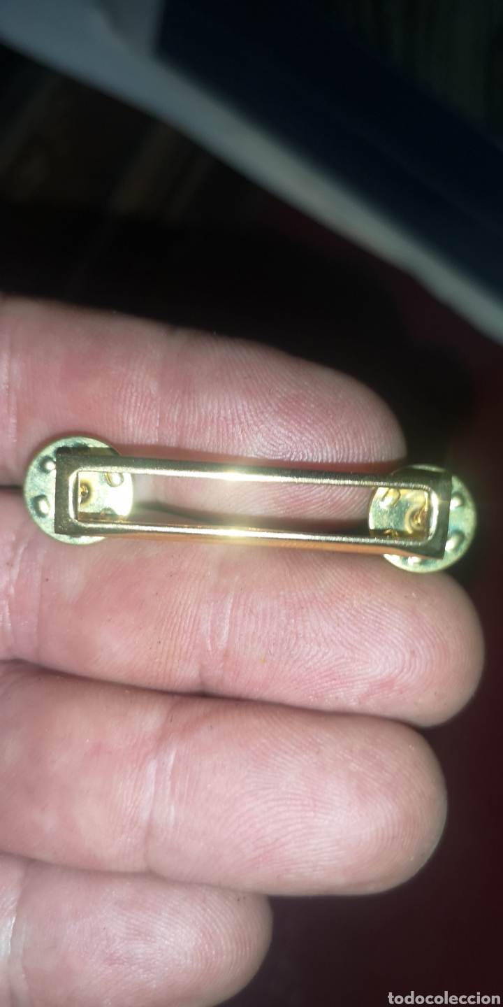 Militaria: Pasador prendedor para medalla