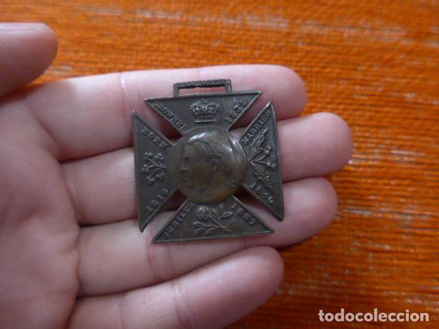 Militaria: Antigua medalla cruz inglesa de la reina Victoria, original de siglo XIX, Gran breta&ntilde;a.