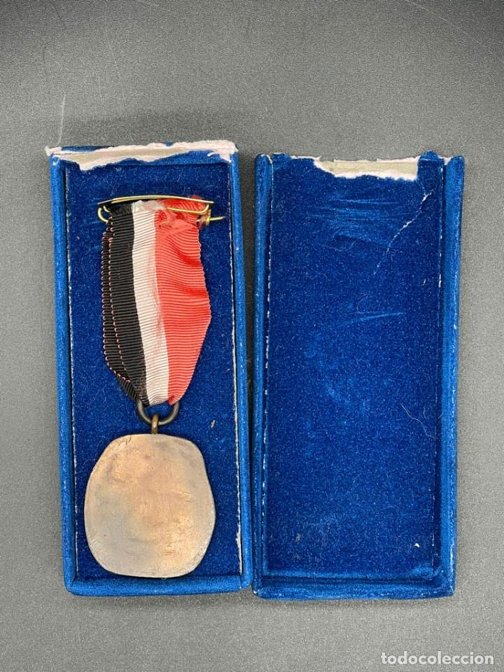 Militaria: MEDALLA PLUS ULTRA - Foto 2