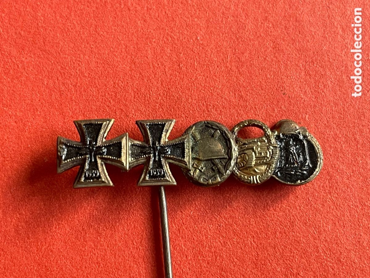 Militaria: Prendedor de Ojal aleman III Reich Reglamento 1957