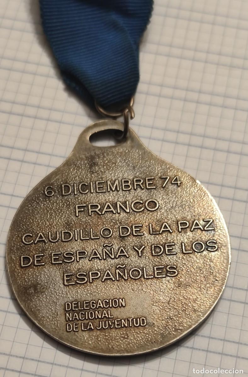 Militaria: Medalla de la O.J.E. - Foto 2