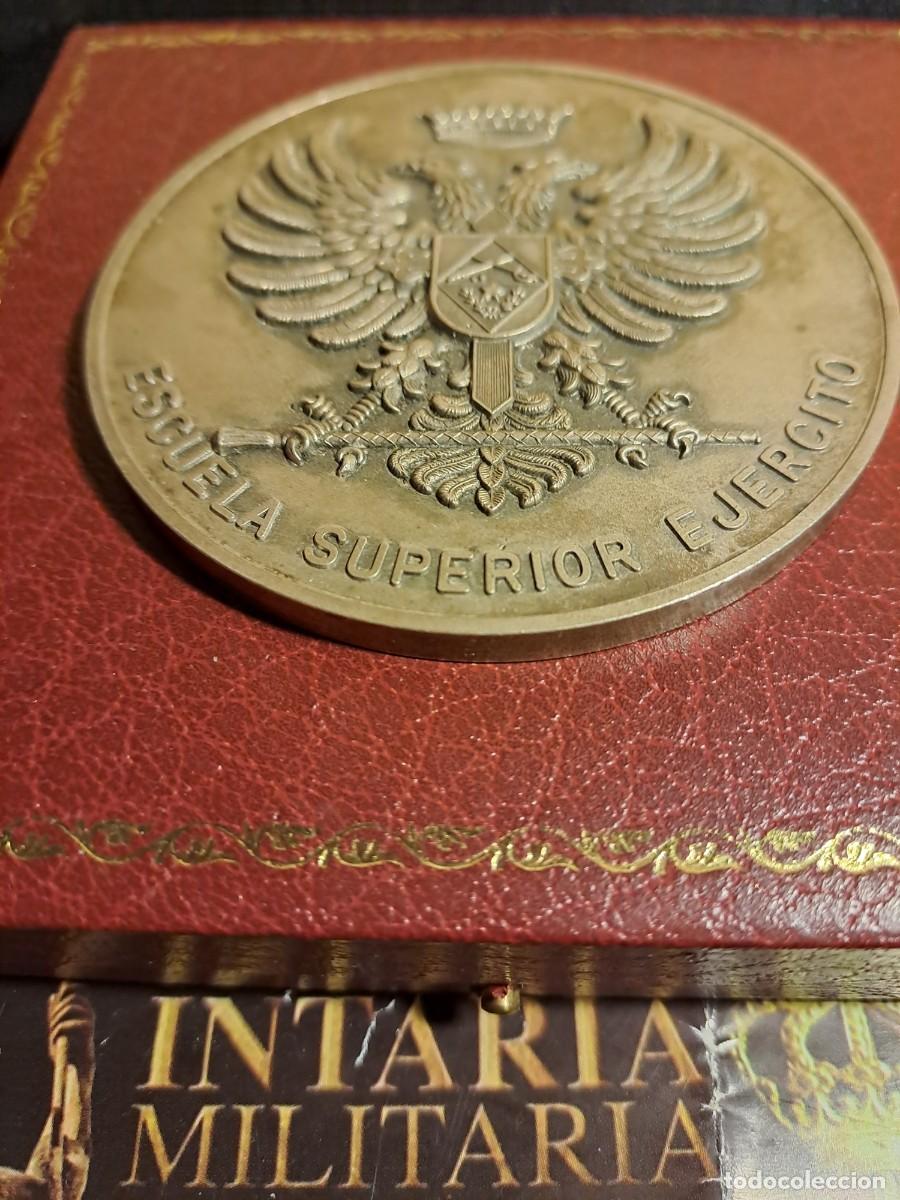 Militaria: Medalla Escuela Superior Ej&eacute;rcito - Foto 1