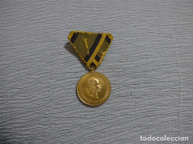 Militaria: Antigua medalla militar austriaca del 2 de diciembre de 1873, Austria. I guerra Mundial.