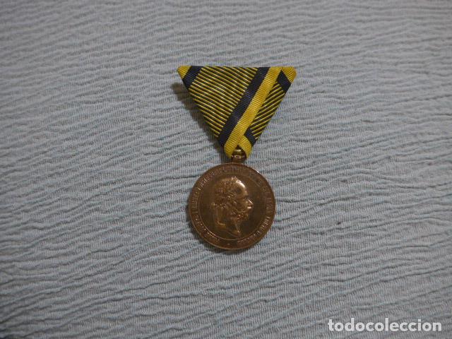 Militaria: Antigua medalla militar austriaca del 2 de diciembre de 1873, Austria. I guerra Mundial.