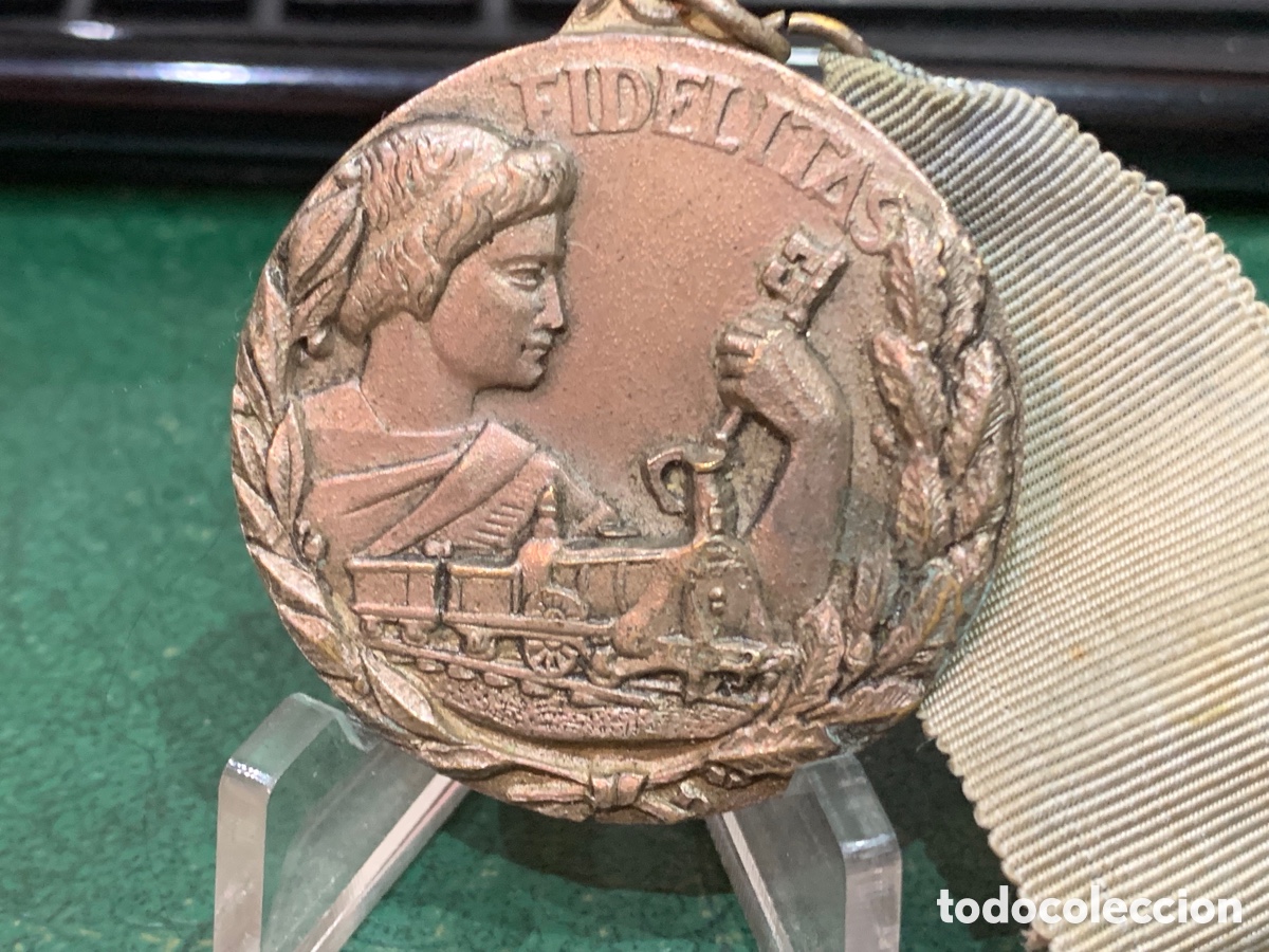 Militaria: Medalla Categoria Plata - Premio a la Fidelidad - RENFE -