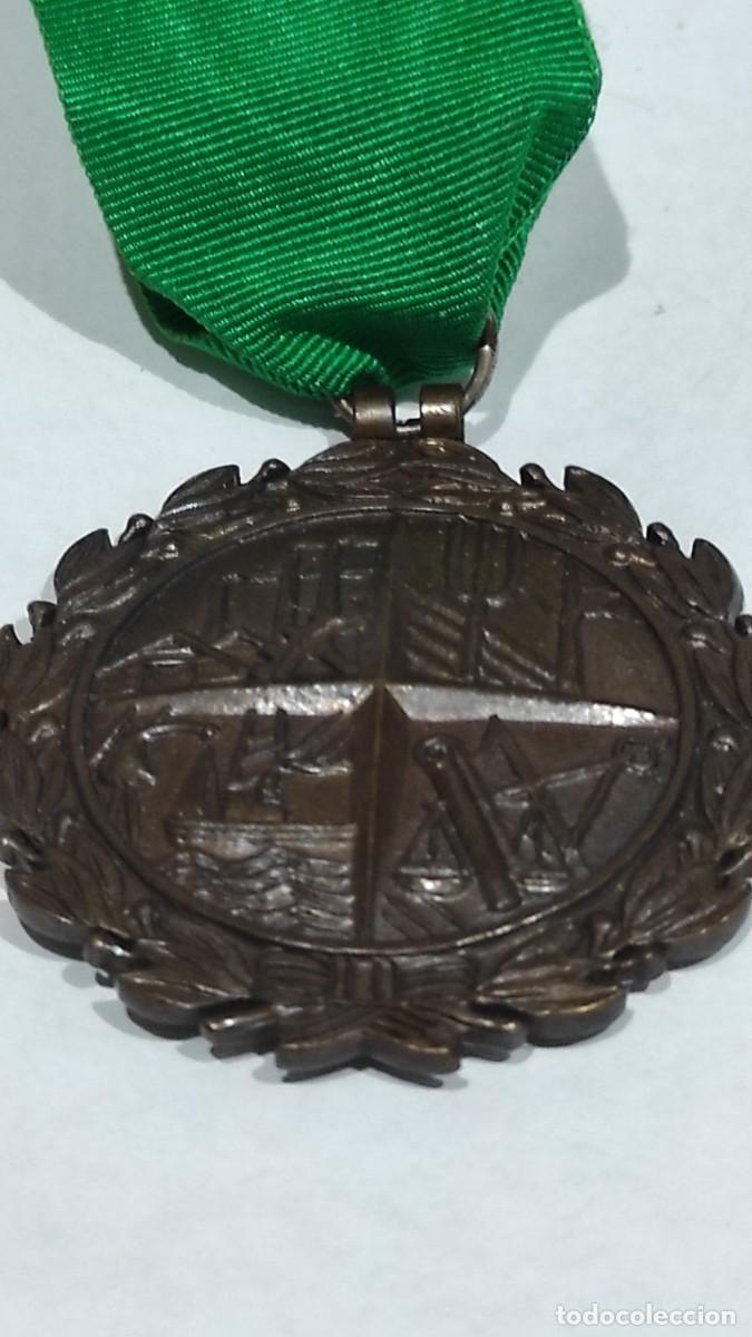 Militaria: MEDALLA AL M&Eacute;RITO SINDICAL - Foto 3