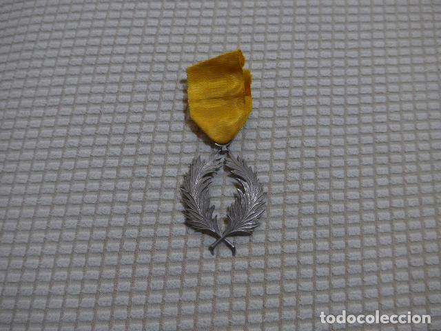Militaria: Amtigua medalla Orden de instruccion publica portuguesa, original, palmas academicas, Portugal