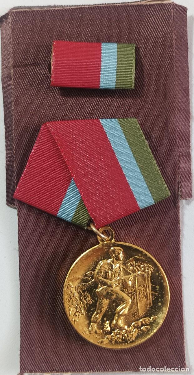 Militaria: CUBA ,MEDALLA CON CERTIFICADO POR PARTICIPAR EN LA LUCHA CONTRA BANDIDOS